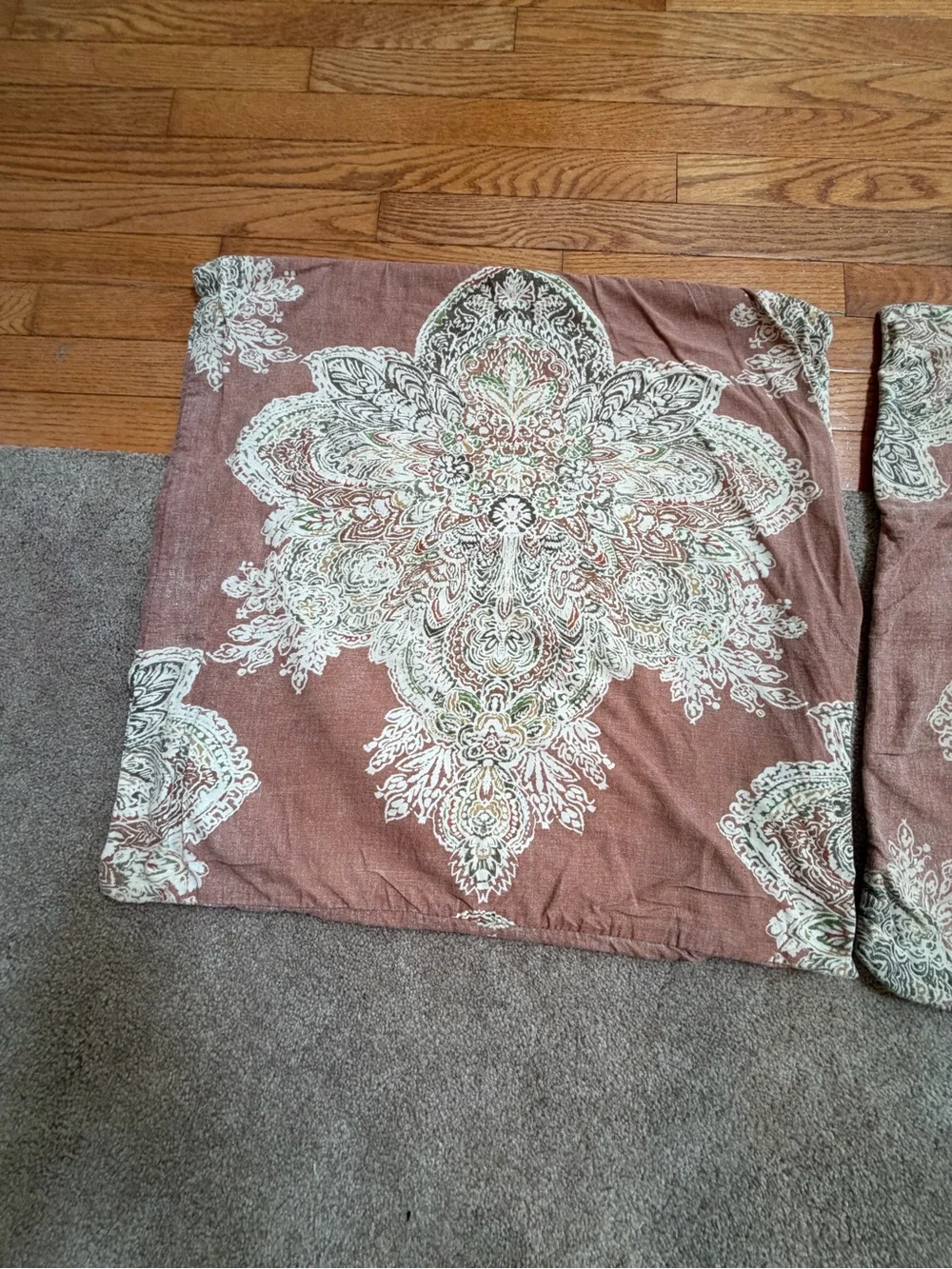 Set of 2 pottery barn 24 x 24 square pillow covers rust orange medallion zip